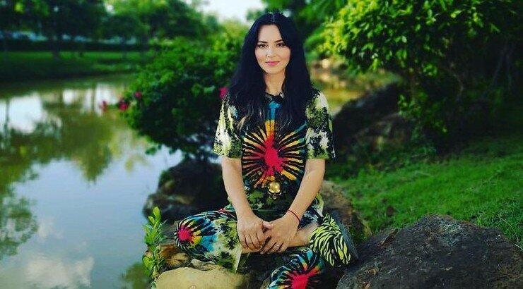 Το natural make up look της Ζενεβιέβ Majari μέσα από ένα βίντεο