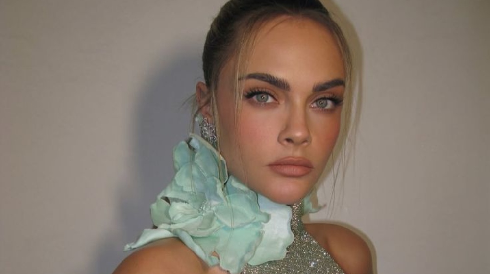 Το τολμηρό και σέξι hair trend που υιοθέτησε η Cara Delevingne