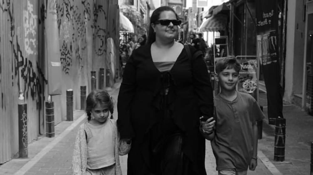 Μαριλένη Σταύρου: «Πολλές φορές πήγαμε κάπου και εγώ ήμουν εντελώς άβαφη και η Μαλβίνα ήταν βαμμένη» [βίντεο]