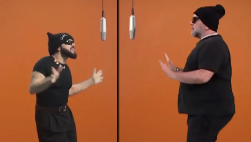 Γρηγόρης Αρναούτογλου: Μεταμορφώθηκε σε Akyla, τραγούδησε το Ferto και έγινε viral [βίντεο]