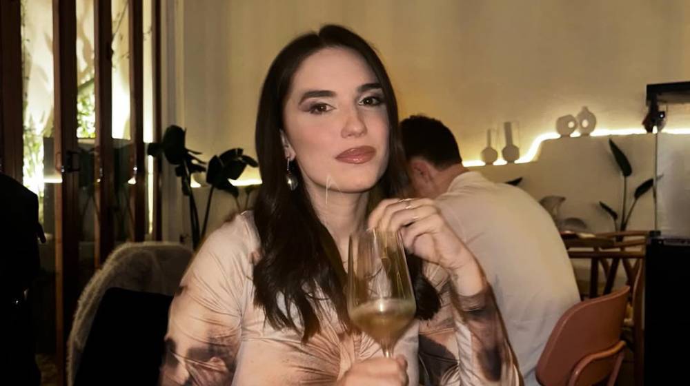 Έλενα Θεοδώρου: Γιόρτασε οικογενειακώς τα γενέθλιά της, σε βραδινή έξοδο [βίντεο & εικόνα]