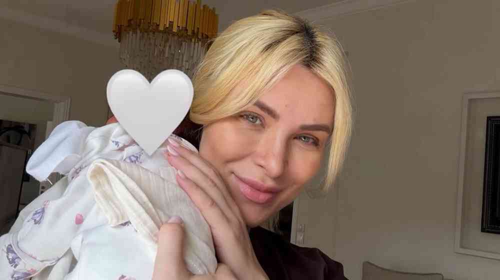 Κατερίνα Καινούργιου: «Δέχτηκα αρνητικά και χυδαία σχόλια επειδή επέλεξα να βαφτώ»