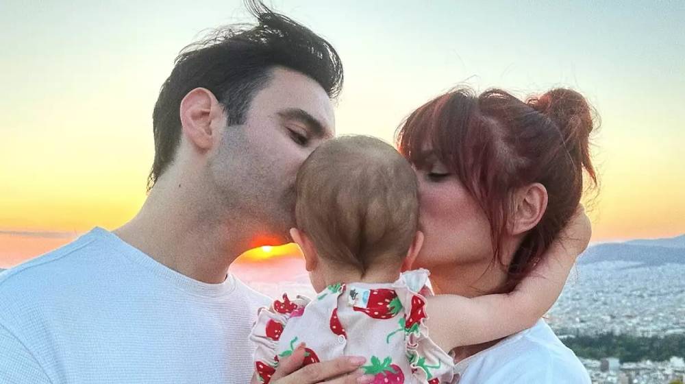 Μαίρη Συνατσάκη - Ίαν Στρατής: Οικογενειακή εξόρμηση στη θάλασσα [εικόνα]