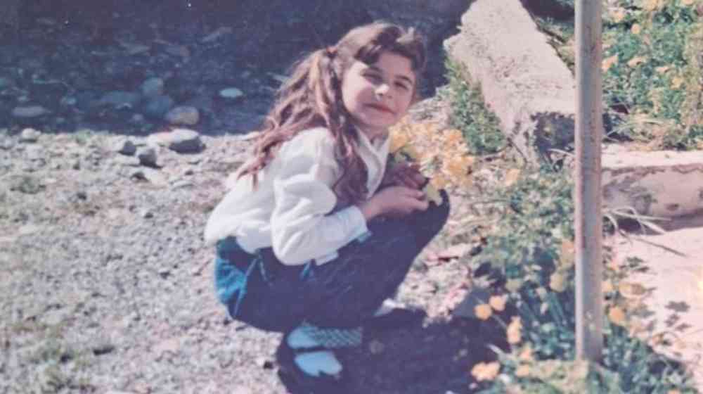 Η μικρή στη φωτογραφία είναι πασίγνωστη Κύπρια ηθοποιός 