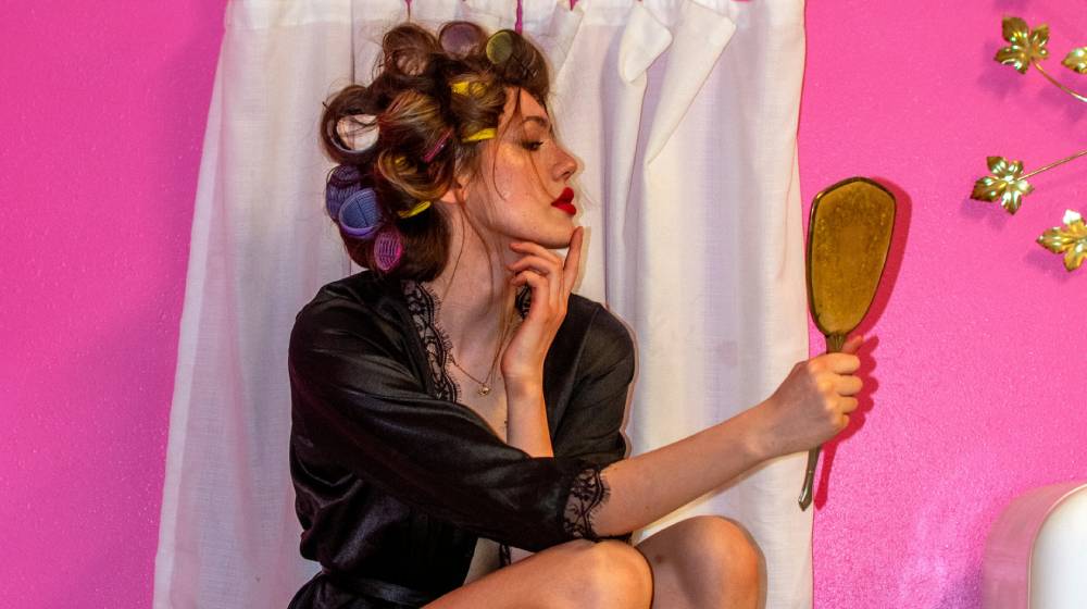 Hot rollers: Το μυστικό για πλούσιο όγκο στα μαλλιά
