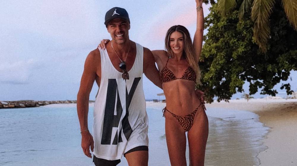 Αθηνά Οικονομάκου – Bruno Cerella: Το pre-wedding πάρτι τους σε σκάφος στην Πάρο