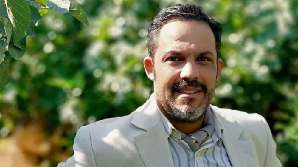 Χάρης Κκολός: Συγκινημένος στον χορό αποφοίτησης της κόρης του [εικόνα]