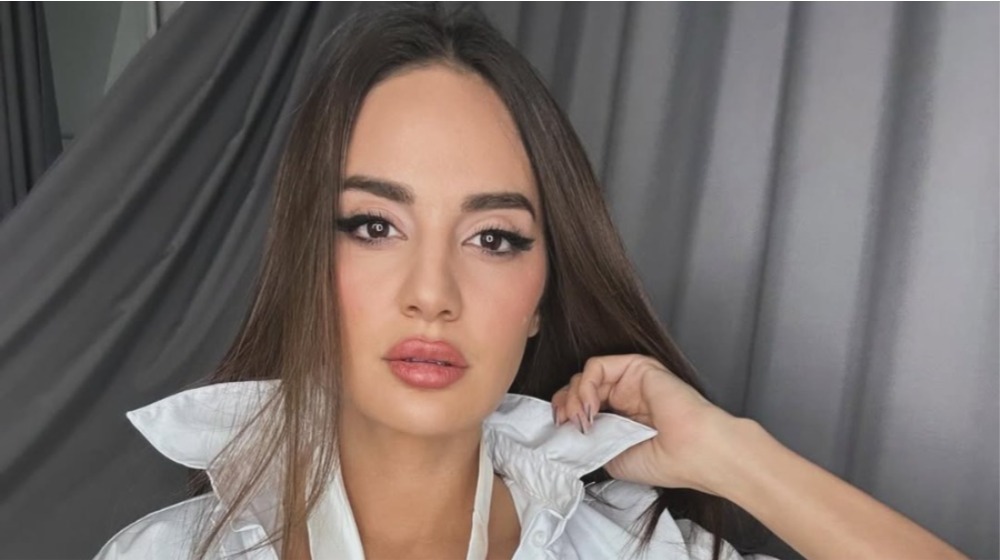 Ρία Ελληνίδου: Η σωσίας της έγινε viral στο TikTok τραγουδώντας και κάνοντας ίδιες κινήσεις μαζί της [βίντεο]