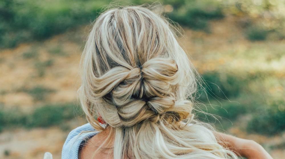 Τα 4 πιο δροσερά hairstyles για τις ζεστές μέρες του καλοκαιριού