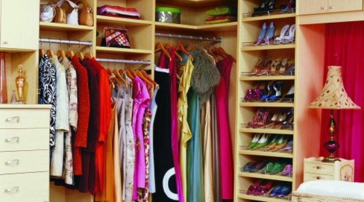 Το μεγαλύτερο λάθος που κάνουν όλες οι γυναίκες όταν οργανώνουν τη ντουλάπα τους   