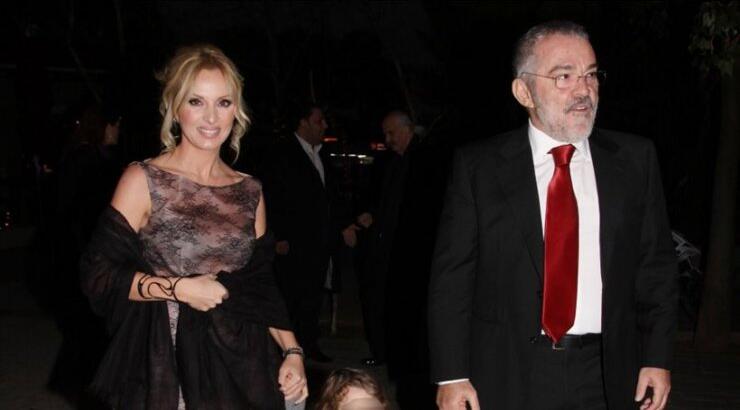 Δείτε το προσκλητήριο της βάπτισης της κόρης της Πέγκυς Ζήνα και του Γιώργου Λύρα