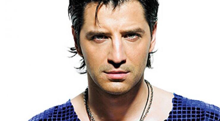  Σάκης Ρουβάς: Οι γονείς της Κάτιας, το ατύχημα με τους παπαράτσι...