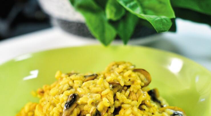 Ριζότο με γκοργοζόλα, κοτόπουλο και πράσινο πιπέρι