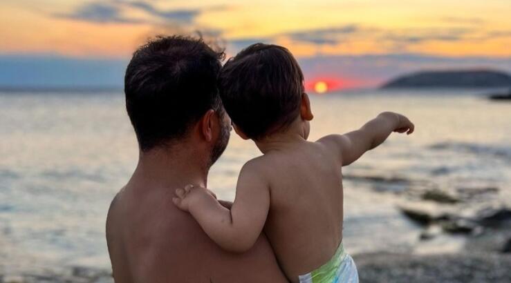 Γνωστός Έλληνας τραγουδιστής θα γίνει πατέρας για δεύτερη φορά [βίντεο]