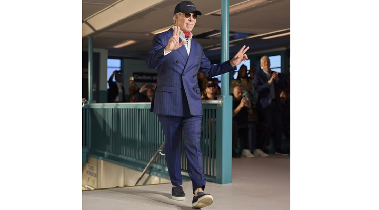 Ο TOMMY HILFIGER αναδεικνύει το ναυτικό στυλ με μια μοντέρνα πινελιά στην εβδομάδα μόδας της νέας Υόρκης