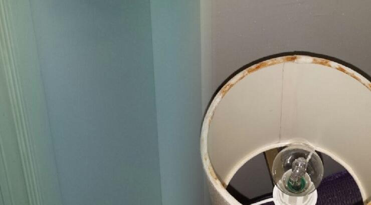 Η έκρηξη Κύπριου παρουσιαστή για το ξενοδοχείο τρώγλη που διέμεινε!