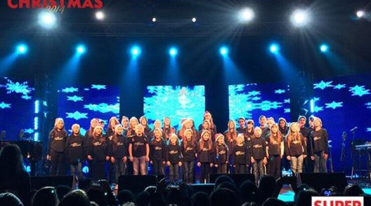 Δείτε την έναρξη της μεγάλης φιλανθρωπικής συναυλίας του Super Fm [βίντεο]