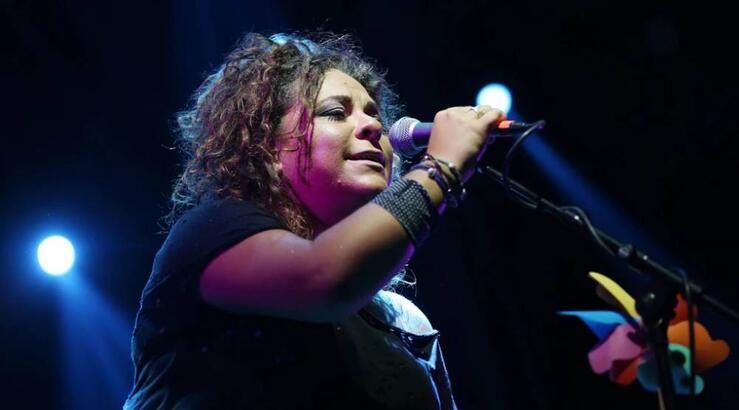 Ματούλα Ζαμάνη: Μίλησε πρώτη φορά για τους λόγους που έβγαλε τη μπλούζα της επί σκηνής