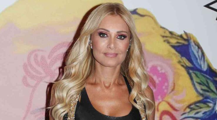 Νατάσα Θεοδωρίδου: Ο σύντροφός της την τραβάει βίντεο μέσα στο αυτοκίνητο 