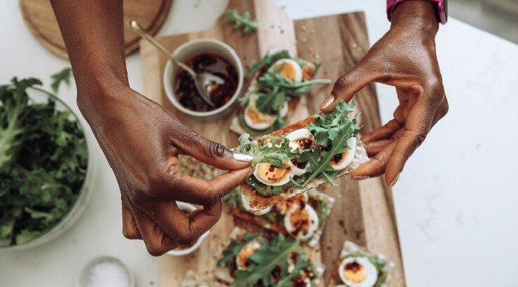 Καύσωνας και διατροφή: Πέντε τροφές που πρέπει να αποφύγεις!