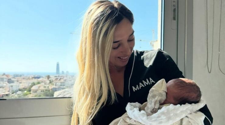 Ανδρεάνα Φραγκούδη: Οι πρώτες εικόνες αγκαλιά με τον νεογέννητο γιο της στο μαιευτήριο [εικόνες]