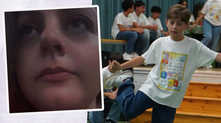 Μαριλένη Σταύρου: Με δάκρυα στα μάτια βλέπει τον γιο της να αποφοιτά από το δημοτικό [βίντεο]