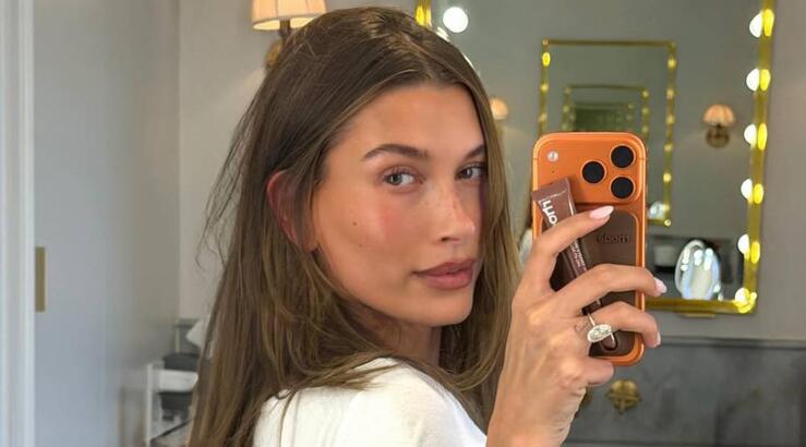 Hailey Bieber: Πώς να δημιουργήσεις το απόλυτο sunkissed makeup look της