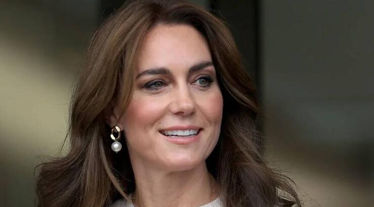 Kate Middleton: Η εμφάνιση με ασπρόμαυρο φόρεμα Zara