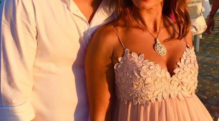 Ροντίκα Καρογιάν: Στην Λεμεσό μαζί με τον πεθερό και τον γιο της!