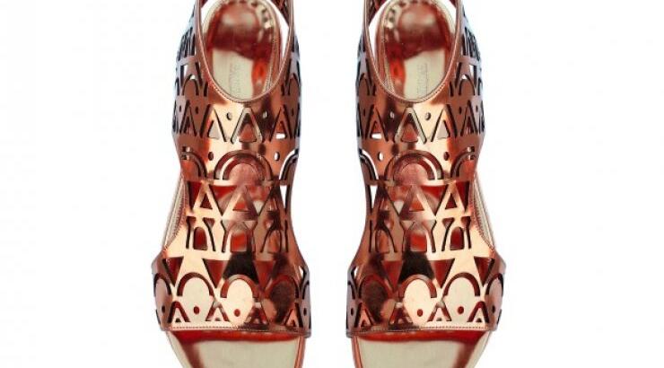 Τα ωραιότερα σανδάλια για τη νέα σεζόν έχουν ελληνική υπογραφή