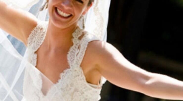 Θα γίνεις κουμπάρα: Σου έχουμε το βασικό manual για να αντεπεξέλθεις 