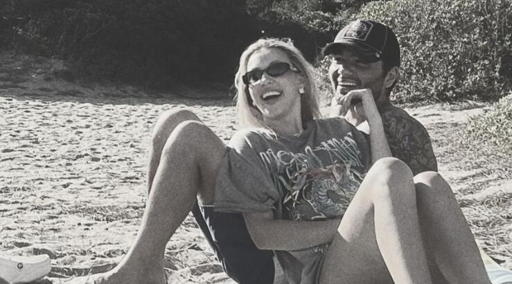 Χρήστος Μάστορας - Γαρυφαλλιά Καληφώνη: Το παθιασμένο φιλί που αντάλλαξαν στα social media [εικόνα]