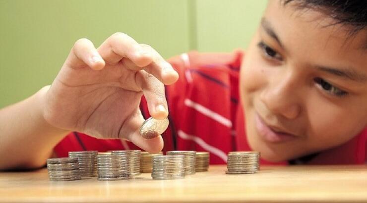 H oικονοµική κρίση «αγγίζει» και τα παιδιά