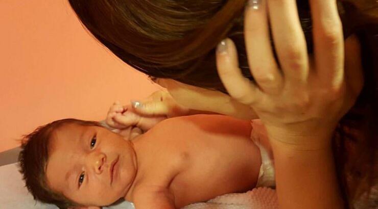 Απίστευτο: Ελληνίδα τραγουδίστρια χώρισε λίγους μήνες μετά τη γέννηση του γιου της και δεν το έμαθε κανείς