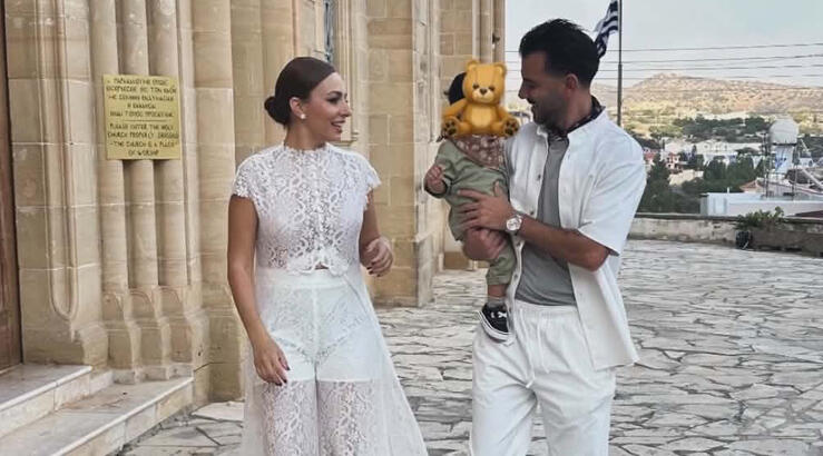 Η Χριστίνα Κυριάκου παρέδωσε μαθήματα κομψότητας στη βάφτιση του γιου της