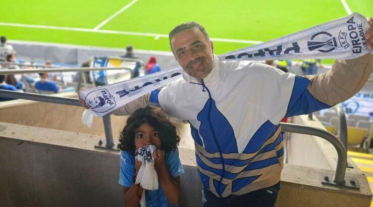 Μιχάλης Σοφοκλέους: Στη Σουηδία με τον γιο του για τον αγώνα της Πάφος FC [εικόνες]