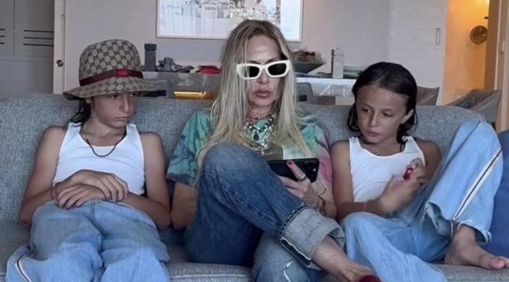 Άννα Βίσση: Έκανε challenge με τα εγγόνια της στην Κύπρο στο tik tok [βίντεο]