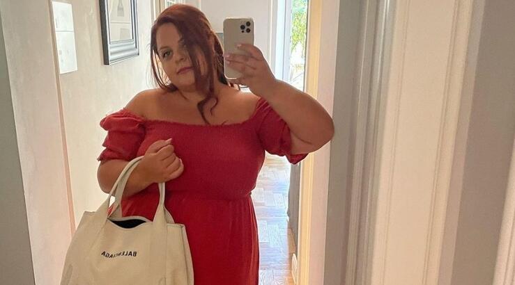 Μαριλένη Σταύρου: Έσβησε τούρτα γενεθλίων μαζί με την οικογένειά της...και με πετσέτα στα μαλλιά [βίντεο]