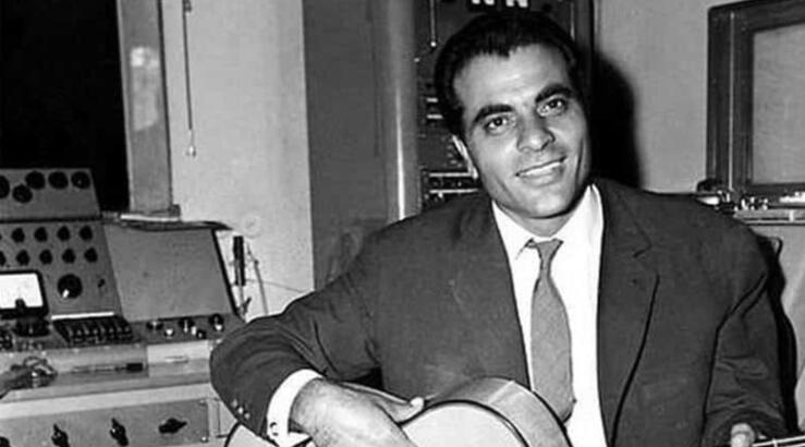 Παρουσιαστής κυπριακής τηλεόρασης μας έδειξε την αφιέρωση από τον Στέλιο Καζαντζίδη [εικόνα]