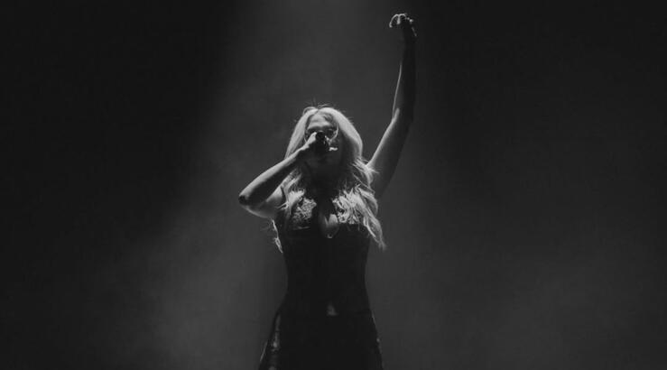 Γνωστή Ελληνίδα τραγουδίστρια αποκαλύπτει: "Θα πάω σε μοναστήρι να κάτσω μόνη μου" [βίντεο]