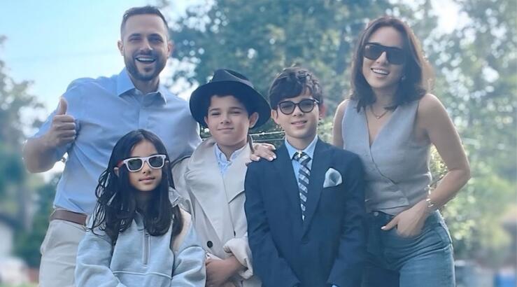 Συγκινημένη η Καλομοίρα: "Δεν μπορώ να το πιστέψω… τα αγόρια μου" [εικόνες]