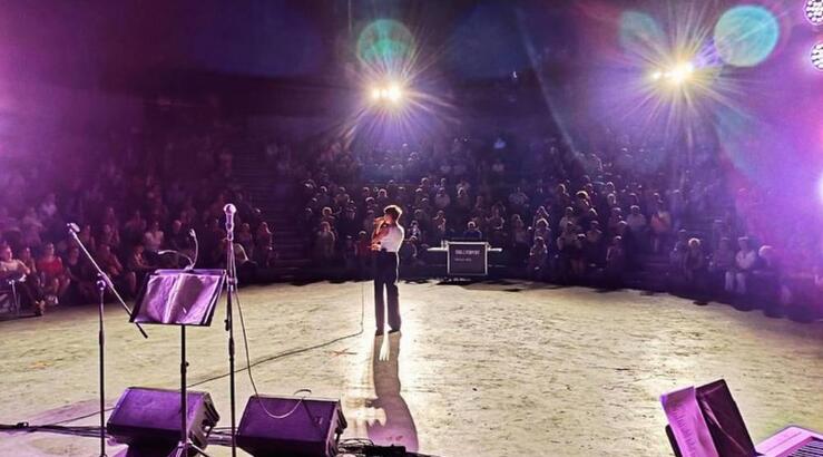 Κύπρια τραγουδίστρια αποχώρησε από το νυχτερινό της σχήμα - Τι συνέβη;