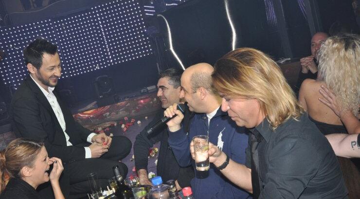 Ποιοί επώνυμοι διασκέδασαν στον Πάνο Καλίδη;