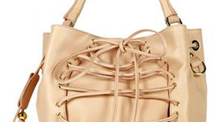 Η άκρως θηλυκή Helene