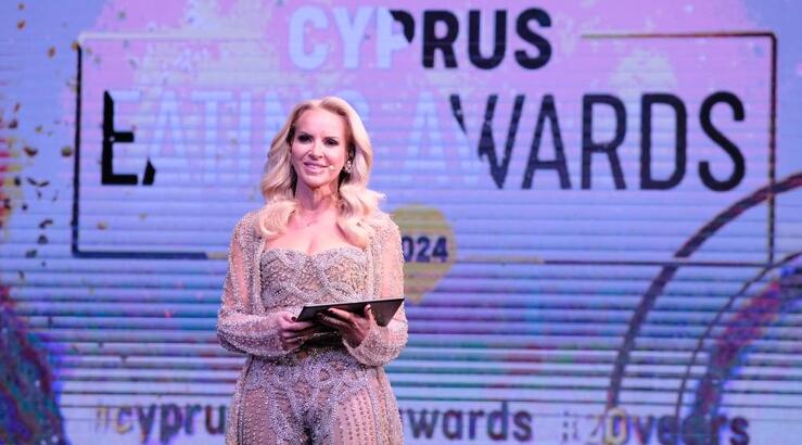 Μαρία Μπεκατώρου: «Έκλεψε» τις εντυπώσεις στα Cyprus Eating Awards με δημιουργίες Έφης Παπαϊωάννου