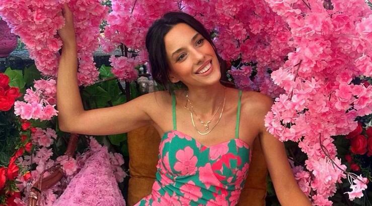 Νατάσα Τούρζα: Η φωτογραφία στο ηλιοβασίλεμα αγκαλιά με τις δίδυμες κόρες της 