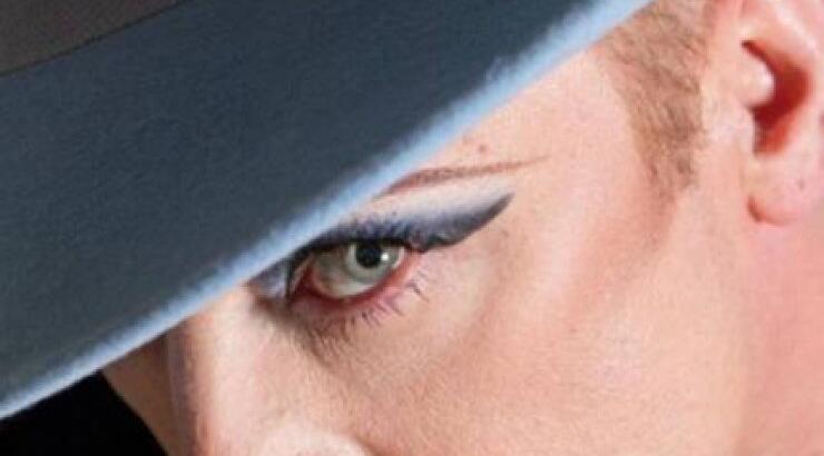 O Boy George διασκευάζει Lana