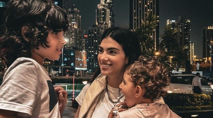 Άντρεα Κυριάκου: Τα παιχνίδια μέσα στην πισίνα αγκαλιά με τα δυο της παιδιά [βίντεο]