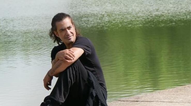 Διονύσης Σχοινάς: "Έφαγα πάρα πολύ ξύλο στη ζωή μου από τον πατέρα μου για να κάνω αυτό που θέλω" [βίντεο]