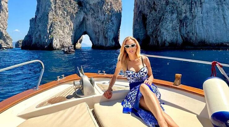 Βαλεντίνα Τσίγκη: Στο Capri με την οικογένειά της [εικόνες]